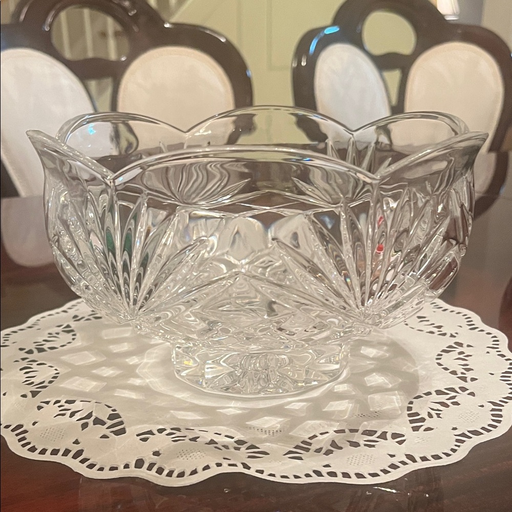 Elegant Clear Crystal Bowl